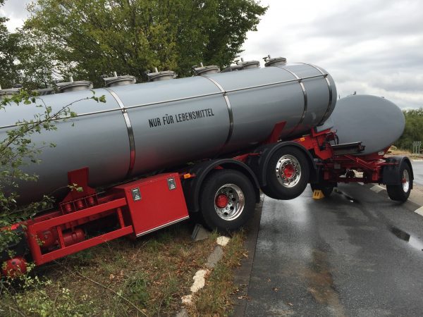 Beruflich vor Ort bei einem Unfall ohne Personenschaden.